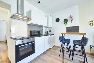 Cuisine ou kitchenette dans l'établissement BE-4G - Joli 2 pièces tout équipé pour 1-2 pers au 4ème étage au centre de Mulhouse