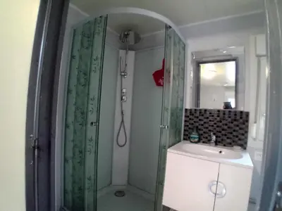 Salle de bains dans l'établissement ChaletBijoux