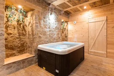 Salle de bains dans l'établissement Zellenberg - Les Amandiers - Spa & Sauna