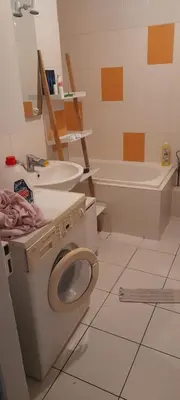 Salle de bains dans l'établissement Privat Zimmer in eine whg rue des abeilles