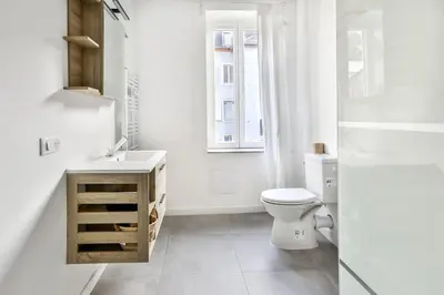 Salle de bains dans l'établissement Signature Premium Modern Suite, Free Parking, MULHOUSE CENTRE