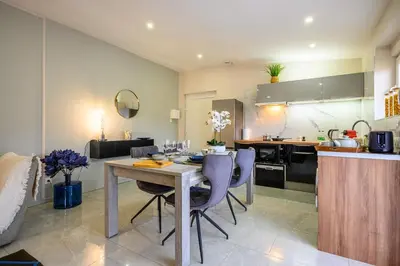 Cuisine ou kitchenette dans l'établissement Le Charles 1