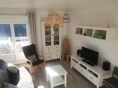 Télévision ou salle de divertissement dans l'établissement La Bresse OURSON