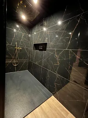 Salle de bains dans l'établissement Suite Josefina - SPA&SAUNA - au cœur de la route des vins