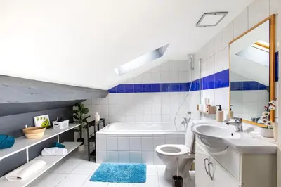 Salle de bains dans l'établissement Le Lumina - style et confort au centre