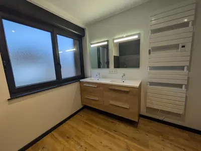 Salle de bains dans l'établissement Chez Mimile , au calme , proche centre , wifi