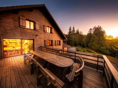 Plan de l'établissement Chalet familial spacieux avec spa, sauna et salle de jeux - FR-1-589-750