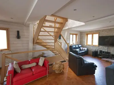 Plan de l'établissement Chalet familial spacieux avec spa, sauna et salle de jeux - FR-1-589-750