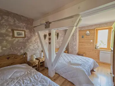 Plan de l'établissement Chalet familial spacieux avec spa, sauna et salle de jeux - FR-1-589-750