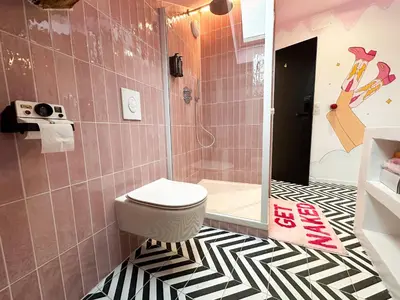 Salle de bains dans l'établissement Chambre Disco Paradisio