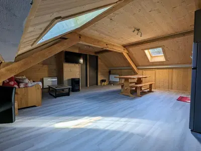 Un ou plusieurs lits dans un hébergement de l'établissement Appartement 42m² cosy avec parking, WiFi, proche pistes, La Bresse - FR-1-589-684