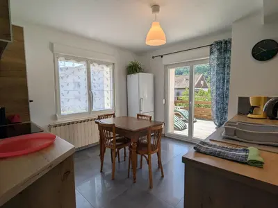 Plan de l'établissement Gîte confortable avec terrasse et vue montagne, proche loisirs et pistes - FR-1-589-755