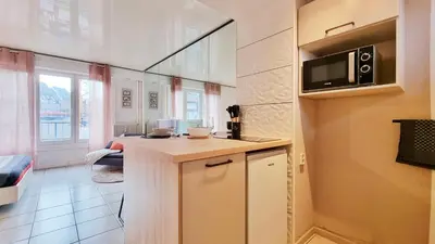 Cuisine ou kitchenette dans l'établissement Le Cozy Urbain - Centre - RBNB