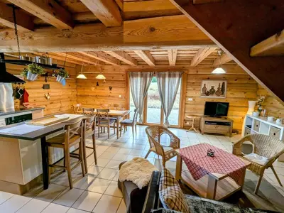 Télévision ou salle de divertissement dans l'établissement Chalet tout confort en bois, Wifi, Animaux admis - FR-1-589-756