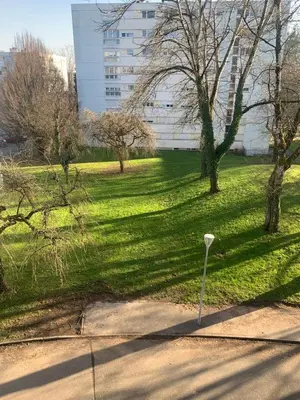 Jardin de l'établissement Appartement avec balcon et parking