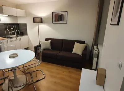 Cuisine ou kitchenette dans l'établissement DMC One