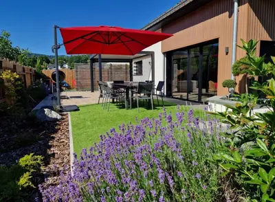 Jardin de l'établissement Gîte des Emeraudes