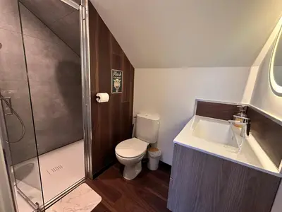 Salle de bains dans l'établissement Gîte des Emeraudes