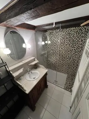 Salle de bains dans l'établissement Gîte le Romantique