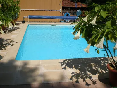 Piscine de l'établissement Les BRUGMANSIAS ou située à proximité