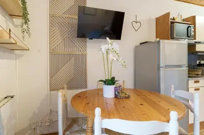 Cuisine ou kitchenette dans l'établissement La Cime des 4 - Vue sur la vallée à La Bresse
