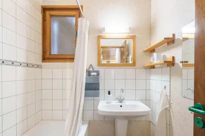 Salle de bains dans l'établissement La Cime des 4 - Vue sur la vallée à La Bresse