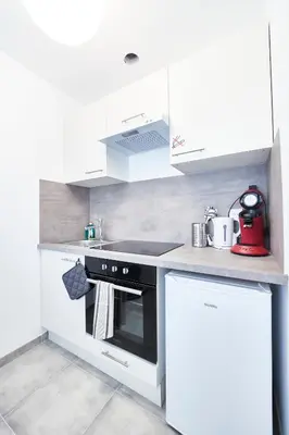 Cuisine ou kitchenette dans l'établissement RBB 0G Studio 1 à 2 pers tout équipé