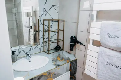 Salle de bains dans l'établissement Sewwa Guest House