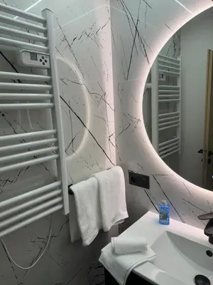Salle de bains dans l'établissement Ciné &chill