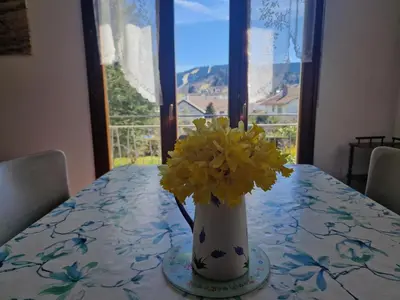 Vue générale sur la montagne ou vue sur la montagne depuis la maison de vacances