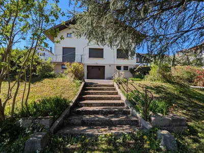 Jardin de l'établissement Maison à Gérardmer avec vue sur montagnes, garage et jardin - FR-1-589-776