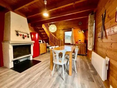 Cuisine ou kitchenette dans l'établissement Chalet Les 3 Lueurs, authentique au pied de pistes