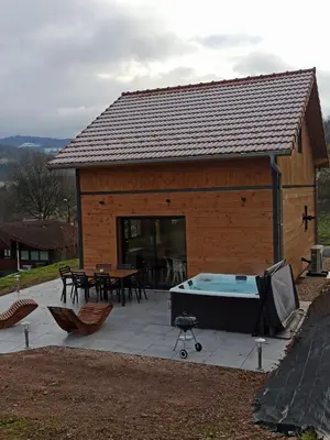 Vue générale sur la montagne ou vue sur la montagne depuis le chalet