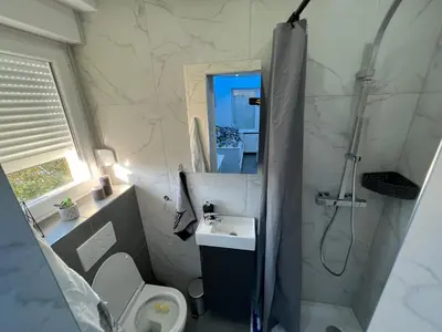 Salle de bains dans l'établissement Nice Studio 2 pers Near Basel stationnement gratuit