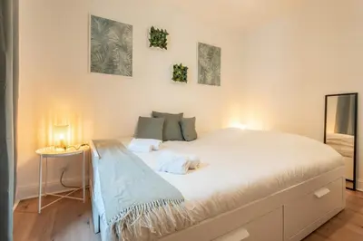 Un ou plusieurs lits dans un hébergement de l'établissement Merles 15 1er Etage Centre Mulhouse Stationnement