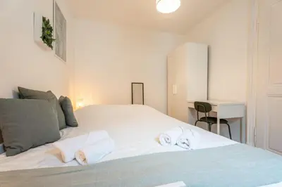 Un ou plusieurs lits dans un hébergement de l'établissement Merles 15 1er Etage Centre Mulhouse Stationnement