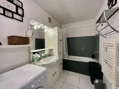 Salle de bains dans l'établissement Le Cosy Blanchepierre, bel appartement classé 3 étoiles