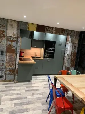 Cuisine ou kitchenette dans l'établissement Le BH 22