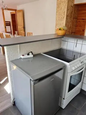 Cuisine ou kitchenette dans l'établissement Joli appartement 4 personnes à la campagne