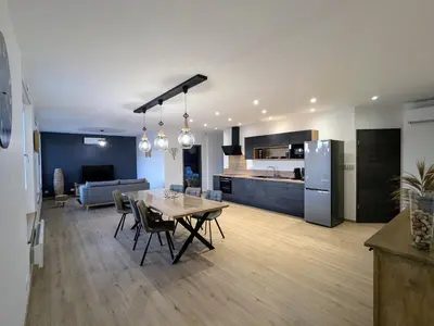 Cuisine ou kitchenette dans l'établissement Appartement spacieux à Le Tholy, 6 pers, Vosges - FR-1-589-784