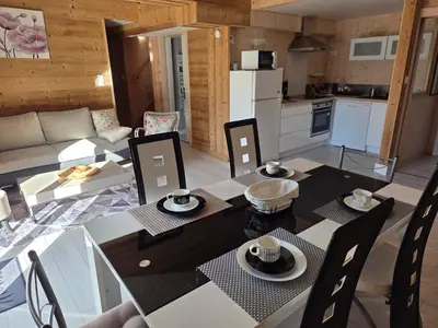 Cuisine ou kitchenette dans l'établissement Charmant gîte en forêt vosgienne avec parking privé - FR-1-589-785