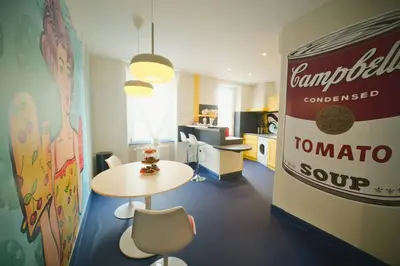 Certificat, récompense, panneau ou autre document affiché dans l'établissement Popart Insolite Jacuzzi,Sauna & SPA Parking free