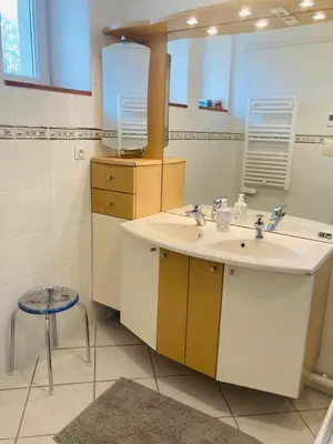 Salle de bains dans l'établissement Au pied du Lac