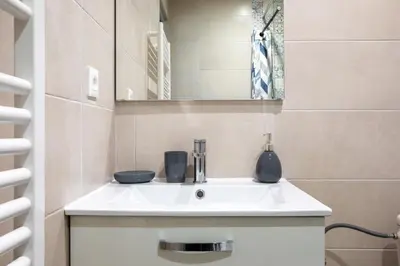 Salle de bains dans l'établissement Proche centre ville, moderne & cosy, ultra calme