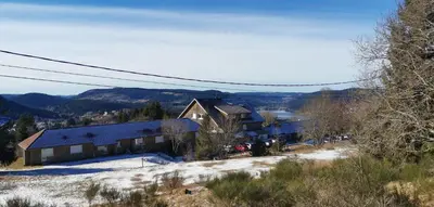 Vue générale sur la montagne ou vue sur la montagne depuis l'appartement
