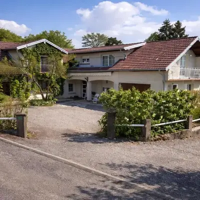 Grande Maison Familiale Rénovée à Froideterre - FR-1-583-374