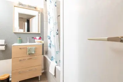 Salle de bains dans l'établissement Le tiny