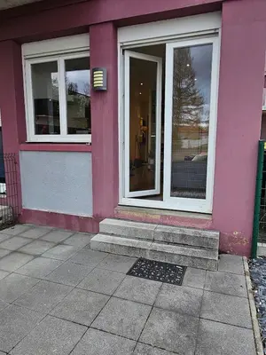 Façade ou entrée de l'établissement studio tout équipé, calme avec terrasse et parking