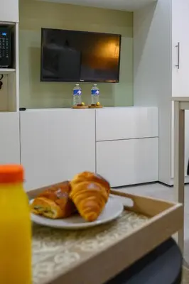 Cuisine ou kitchenette dans l'établissement Le Jules