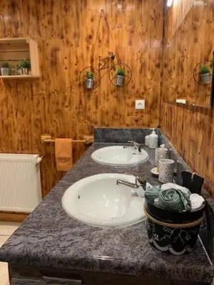 Salle de bains dans l'établissement ferme des grands blaise